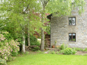 Гостиница Former farmhouse in a quiet village in the Upper Ardennes  Мане